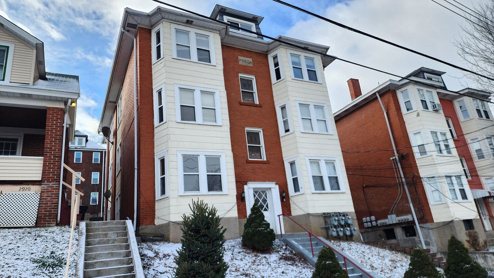 Pittsburgh Apartment: 2918 Clermont Avenue