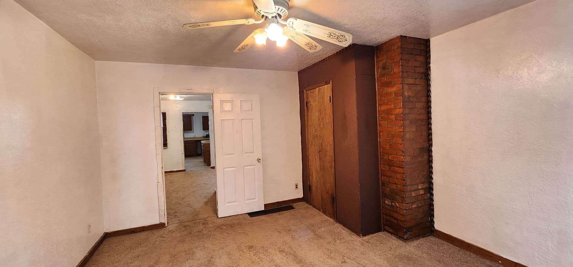 Pittsburgh Apartment: 210 Taylor Street