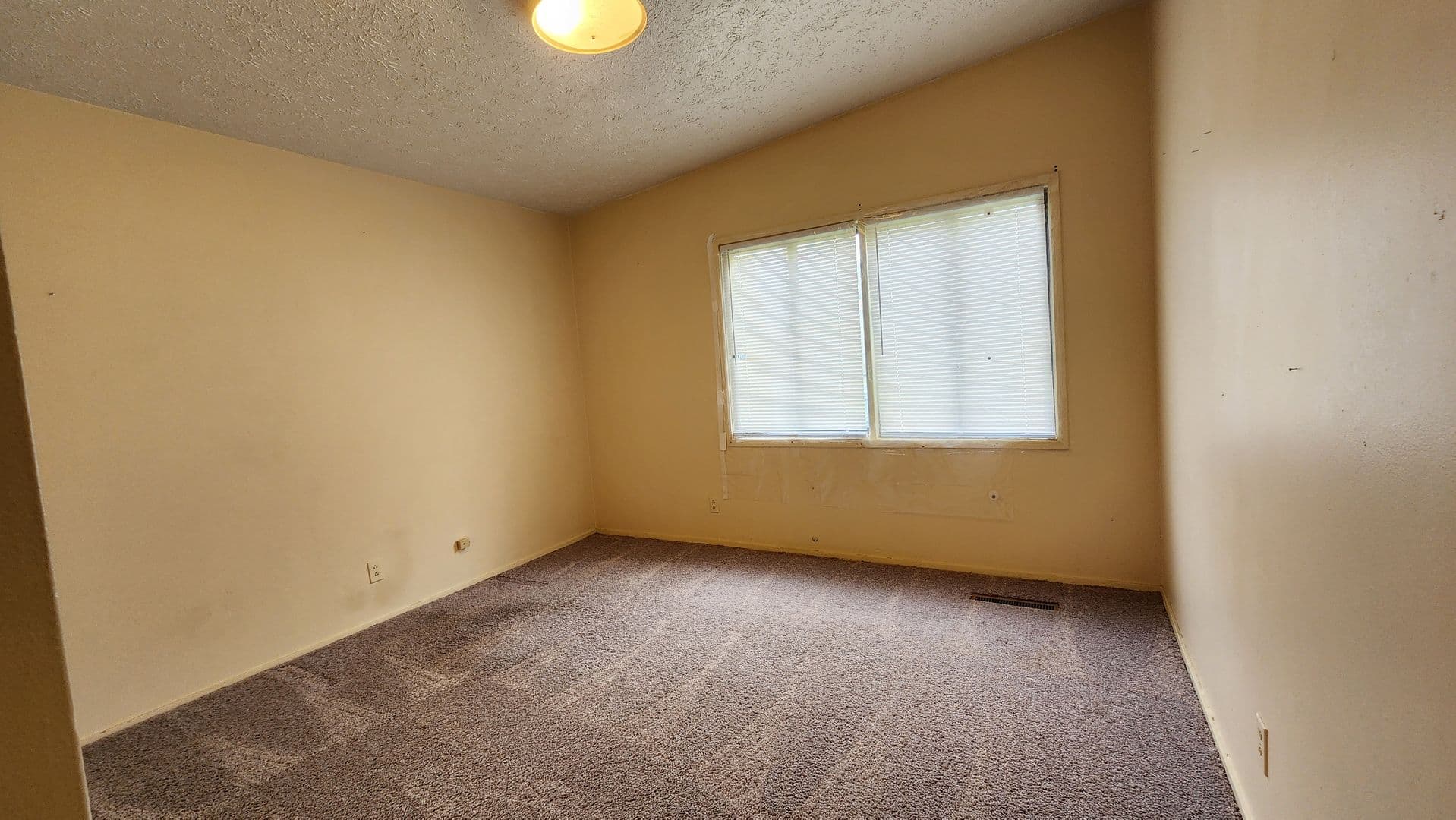 Finleyville House: 101 Deer Path