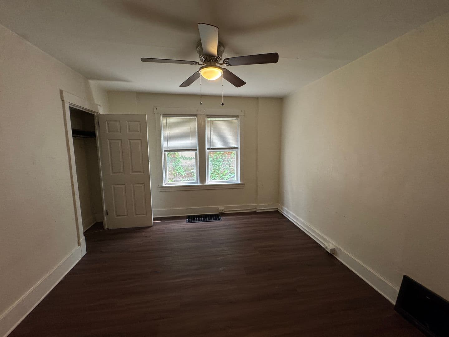 Pittsburgh Apartment: 2918 Clermont Avenue