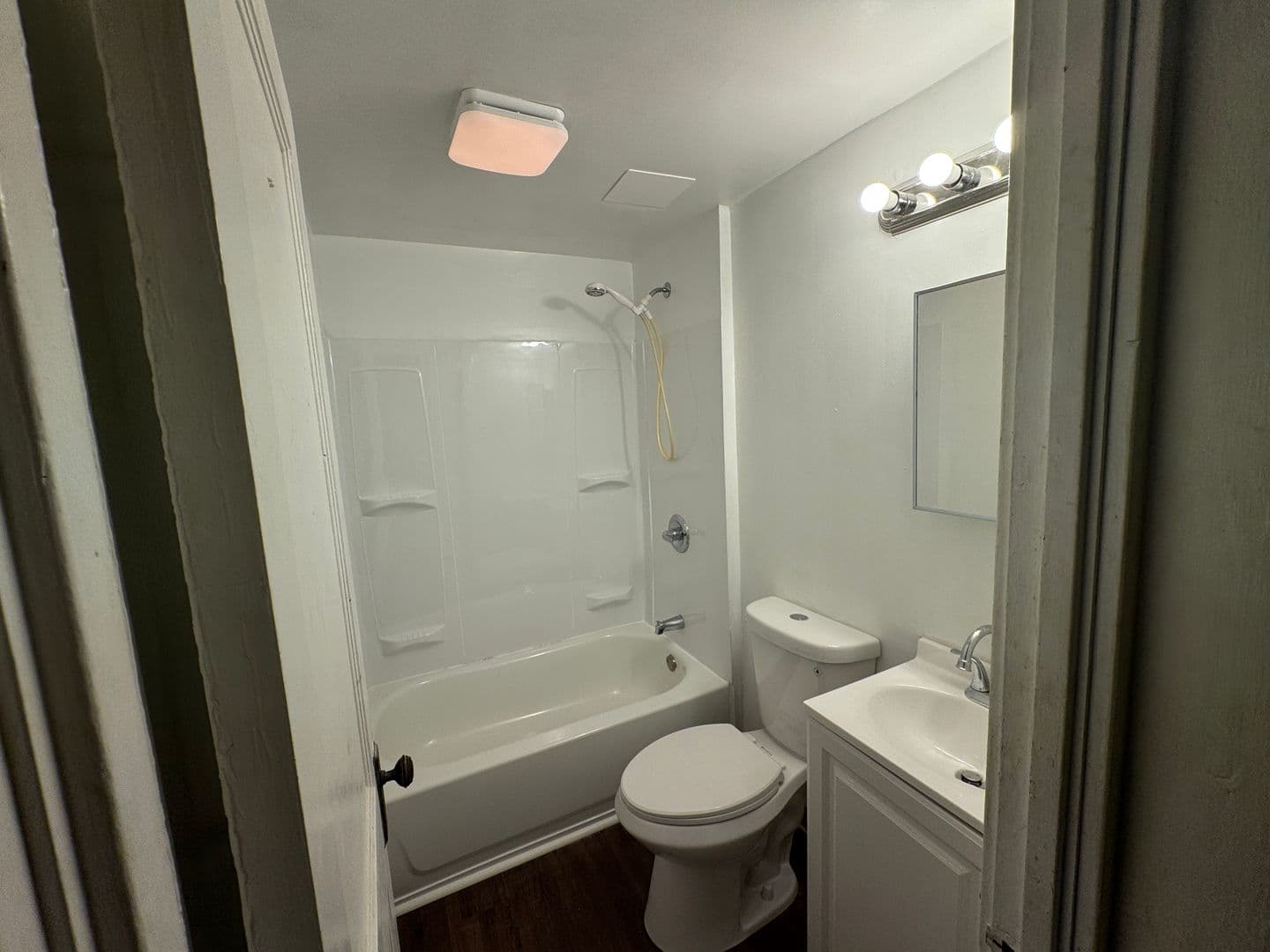 Pittsburgh Apartment: 2918 Clermont Avenue