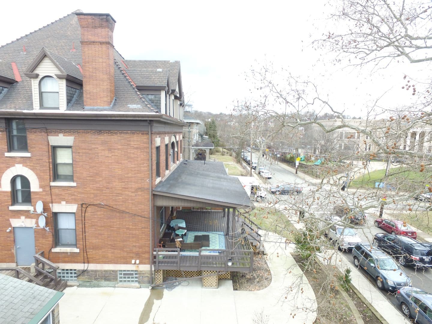 Pittsburgh Apartment: 304 S. Graham St. Apt. 2A