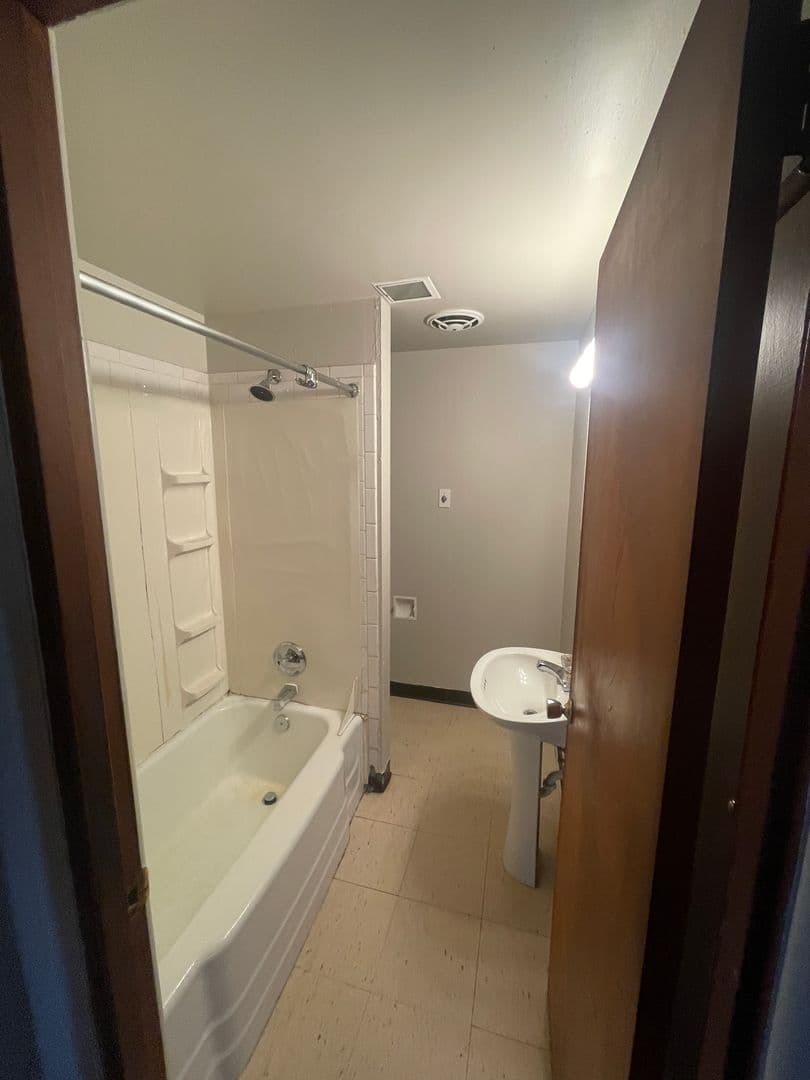 Elizabeth Apartment: 815 and 817 7th Avenue