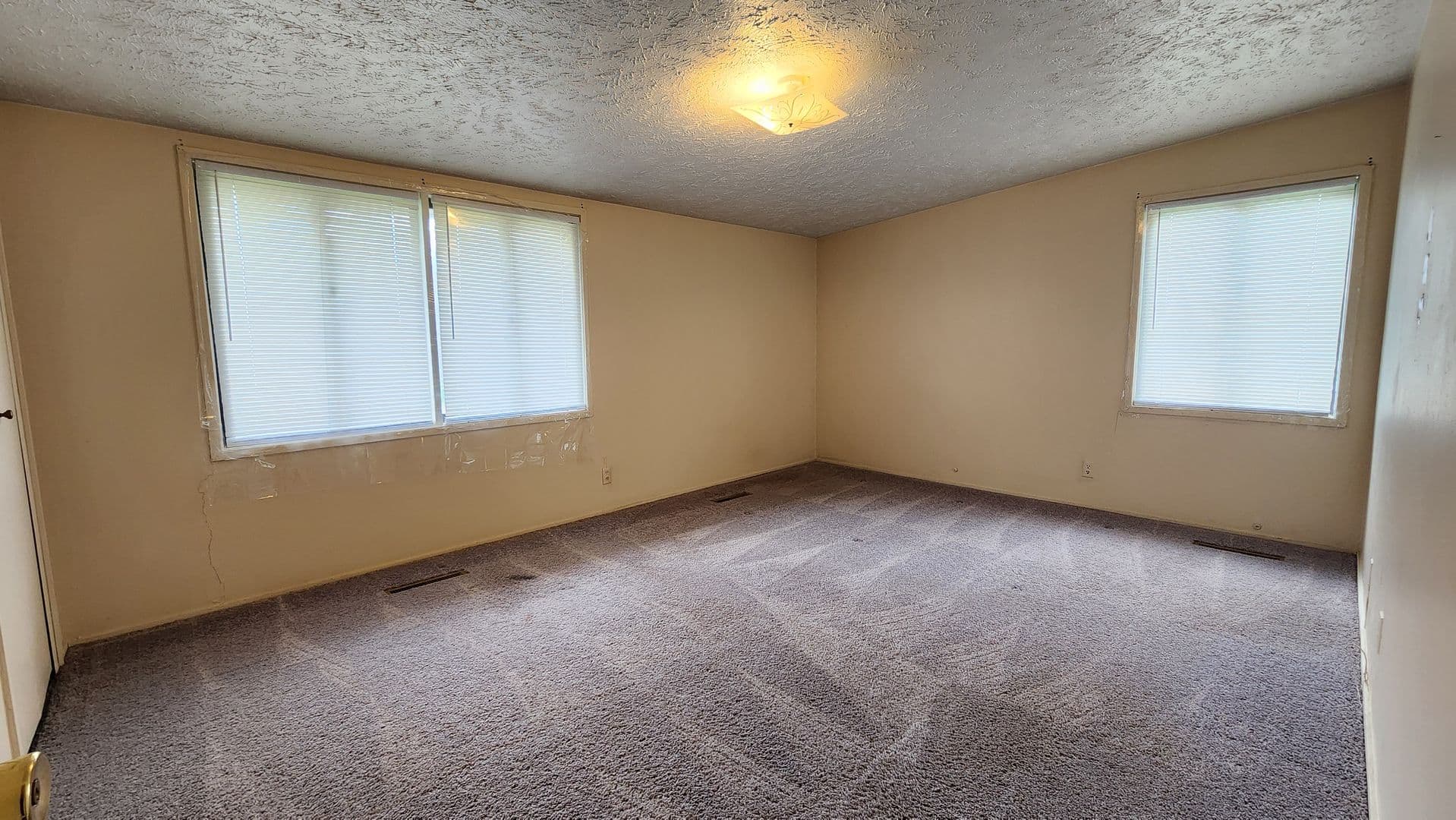 Finleyville House: 101 Deer Path
