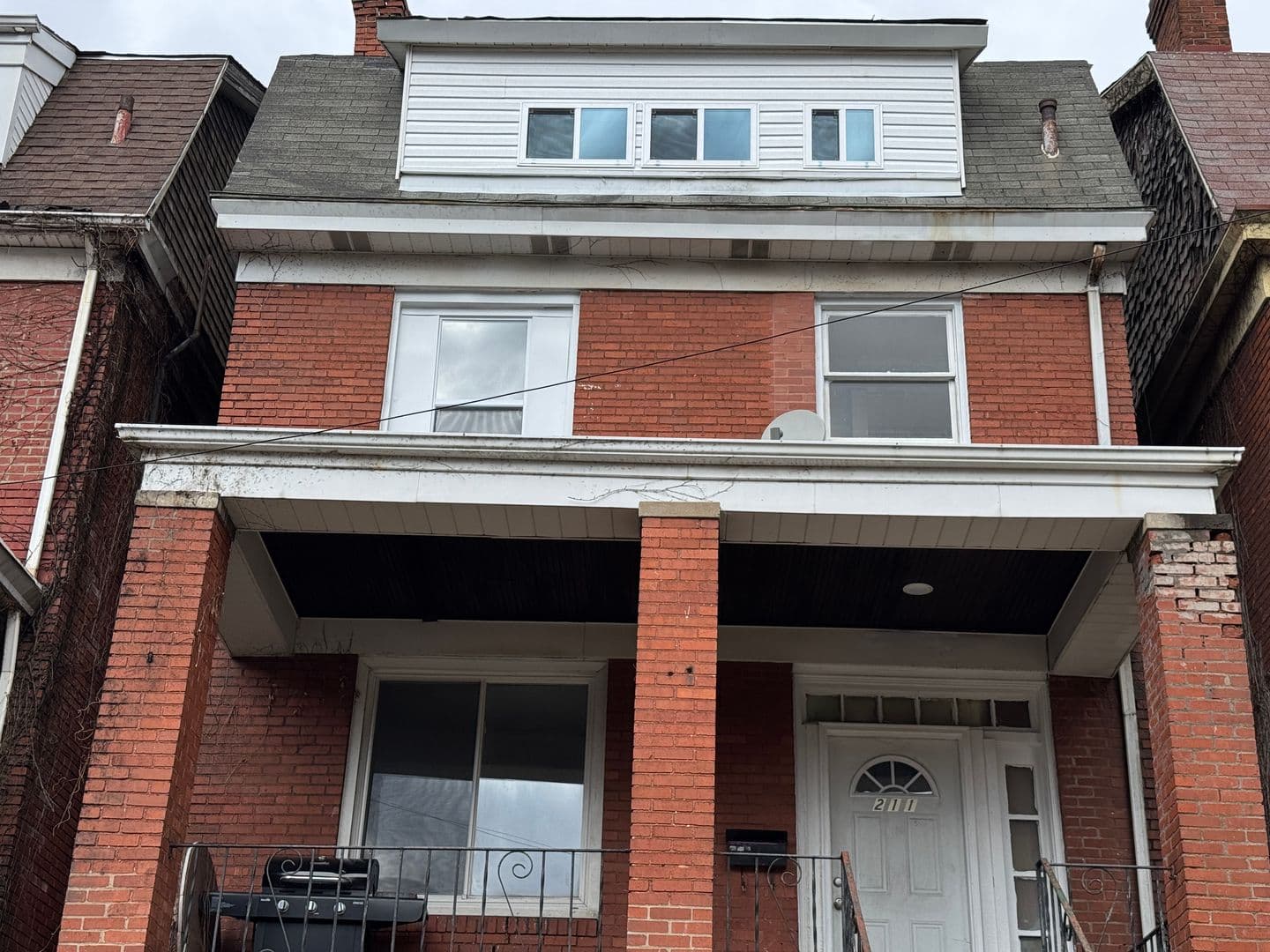 Pittsburgh House: 211 Reifert Street