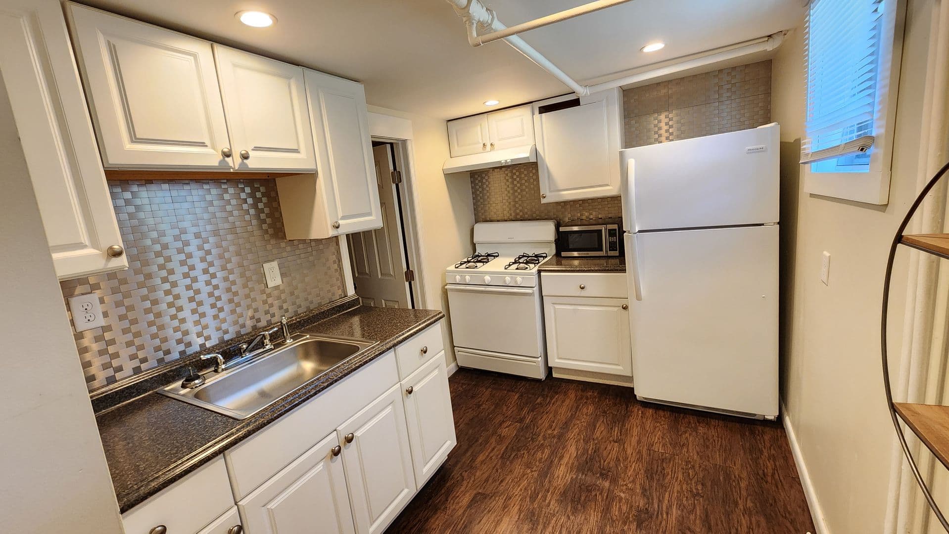 Pittsburgh Apartment: 3230 Wainbell Avenue