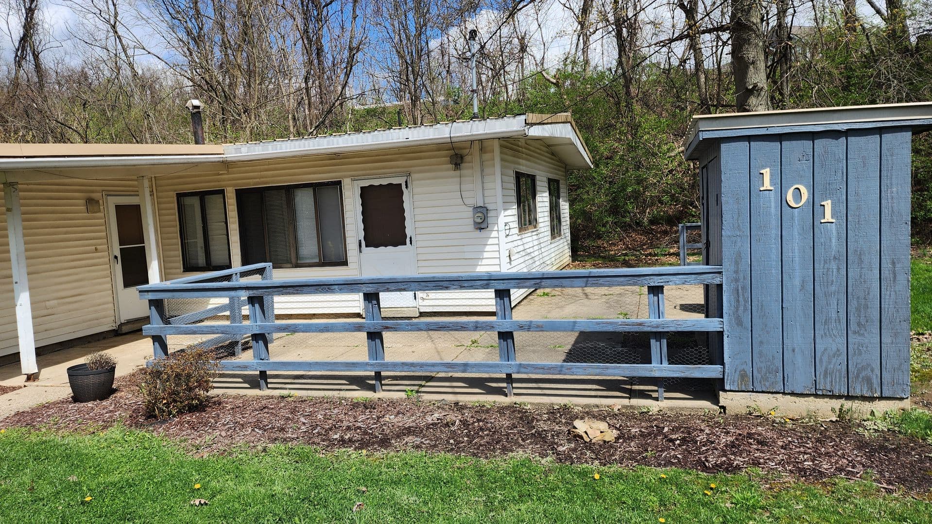 Finleyville House: 101 Deer Path