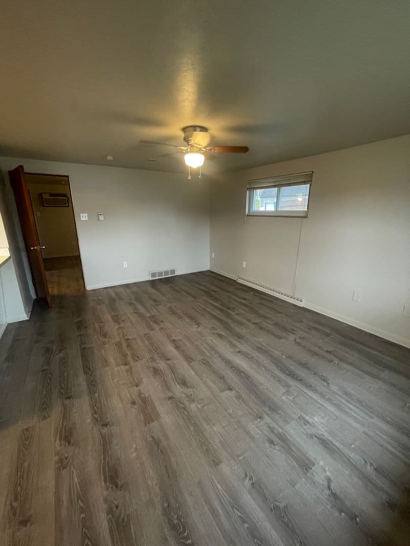 Elizabeth Apartment: 815 and 817 7th Avenue