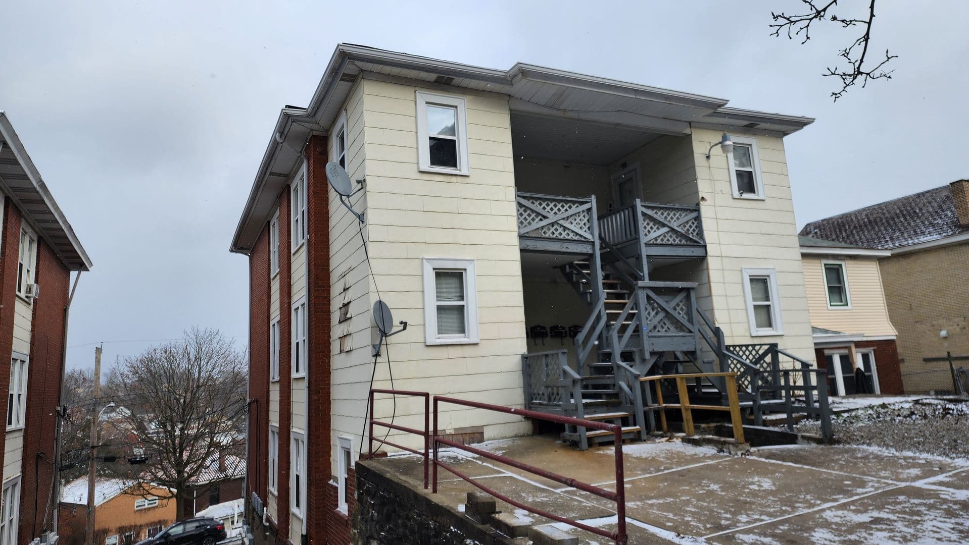Pittsburgh Apartment: 2918 Clermont Avenue