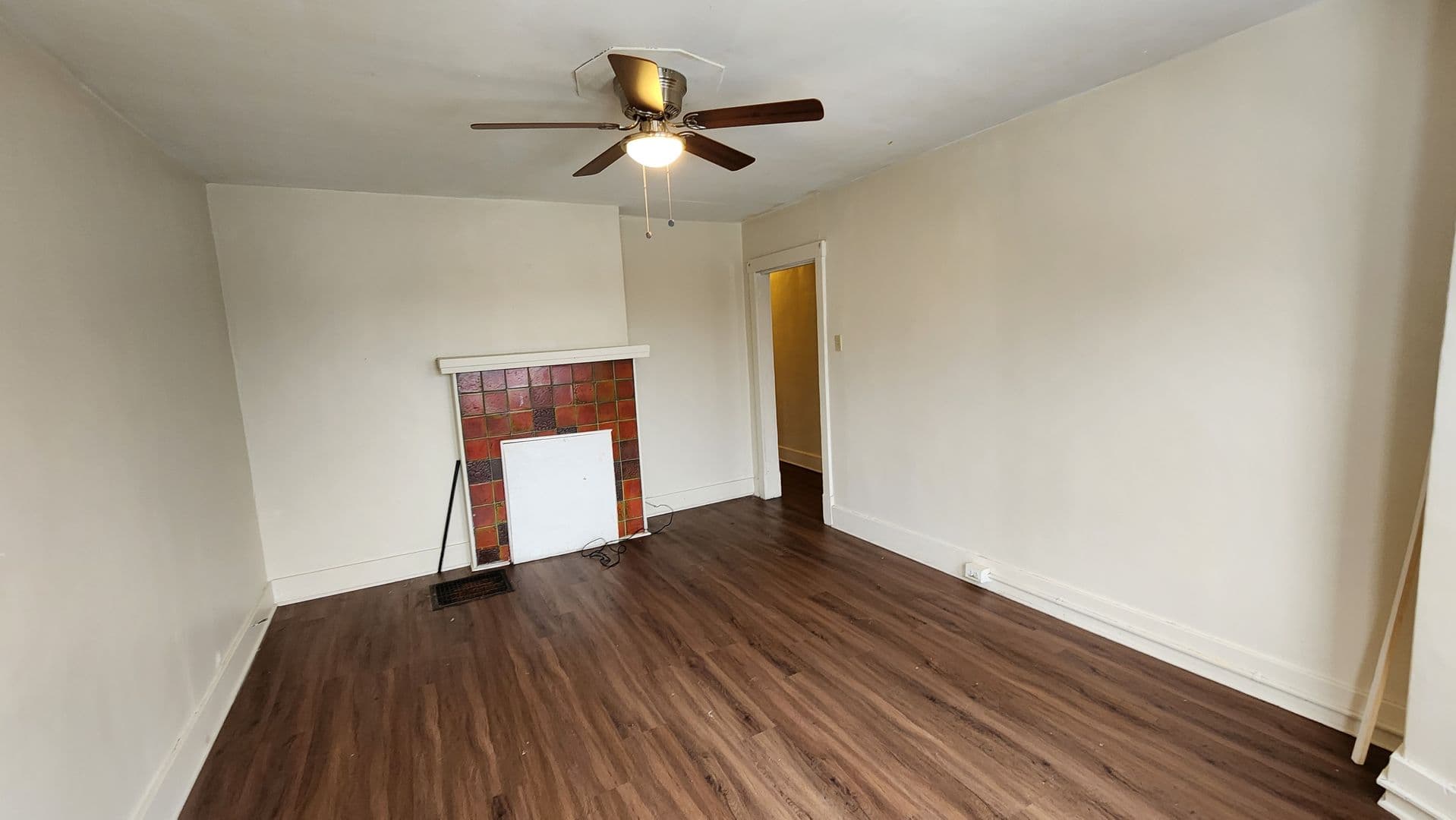 Pittsburgh Apartment: 2918 Clermont Avenue