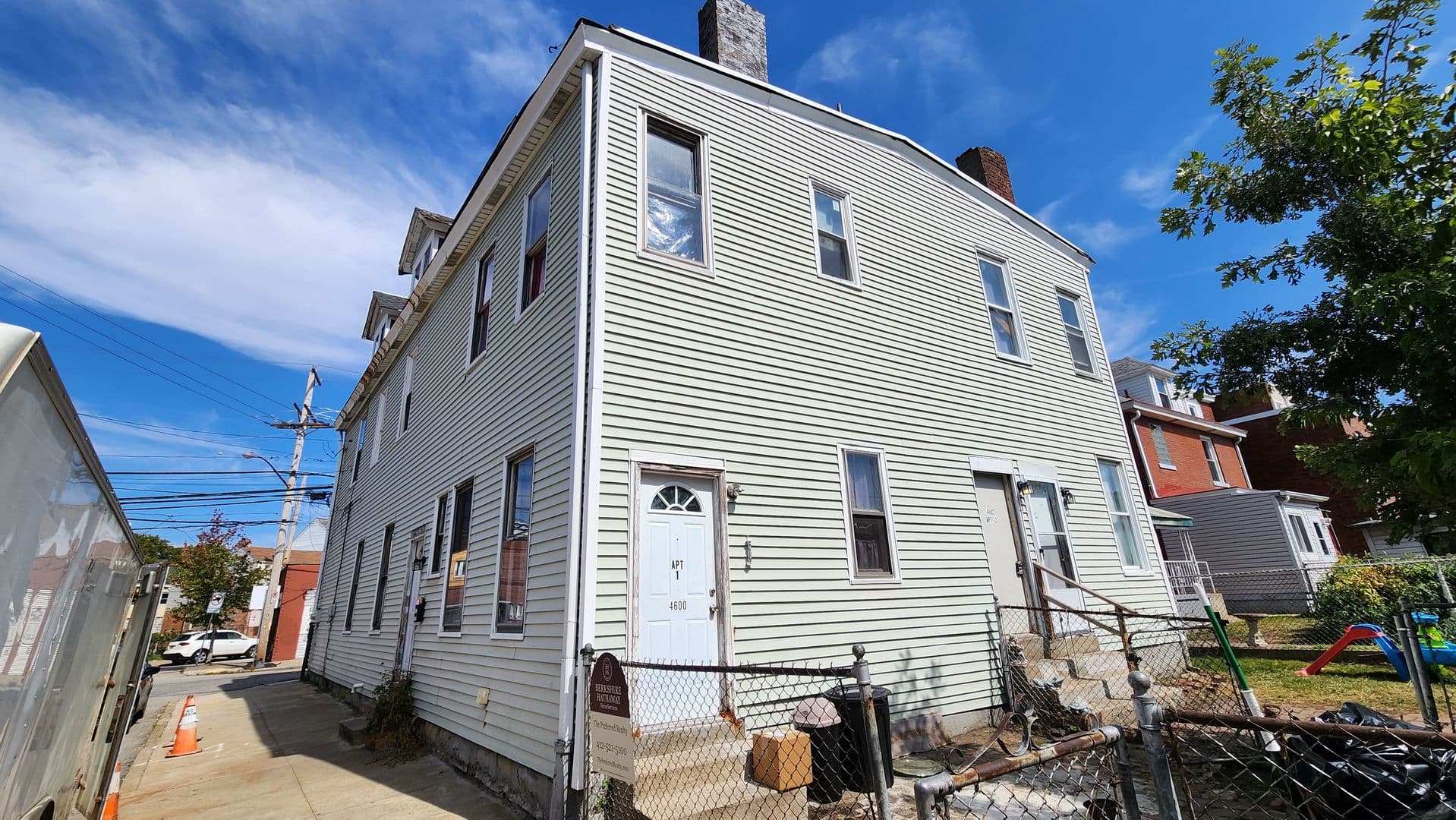 Pittsburgh Apartment: 4600 Friendship Ave