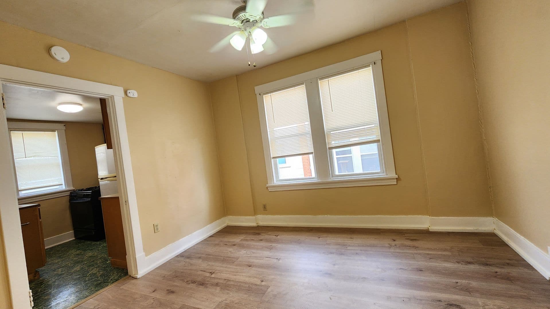 Pittsburgh Apartment: 2918 Clermont Avenue