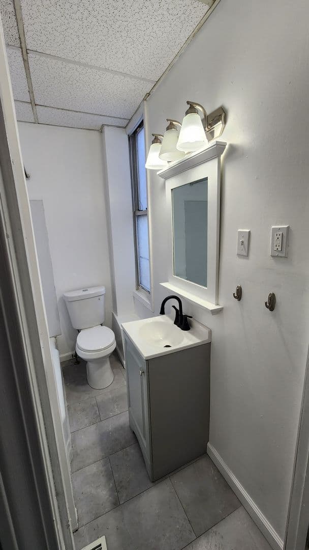 Pittsburgh Apartment: 4600 Friendship Ave