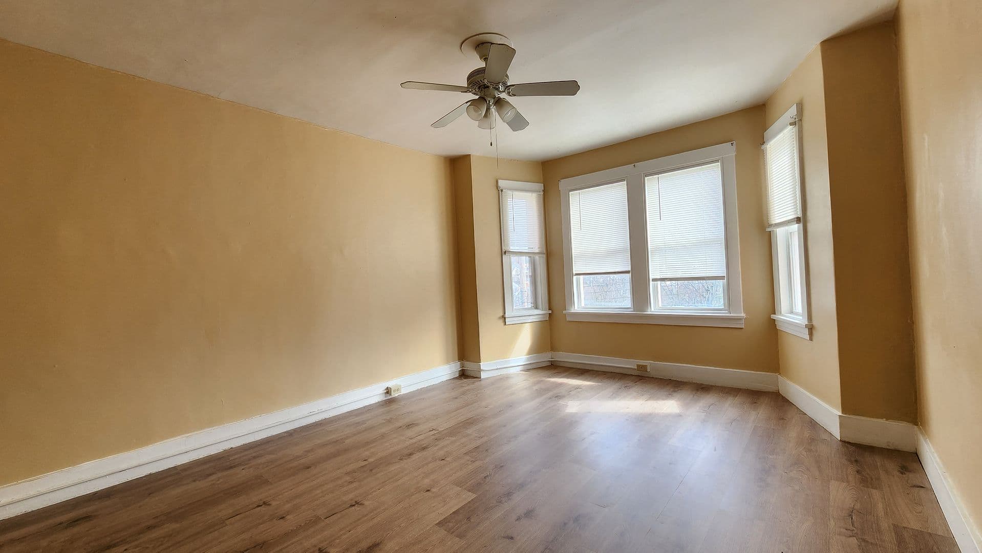 Pittsburgh Apartment: 2918 Clermont Avenue