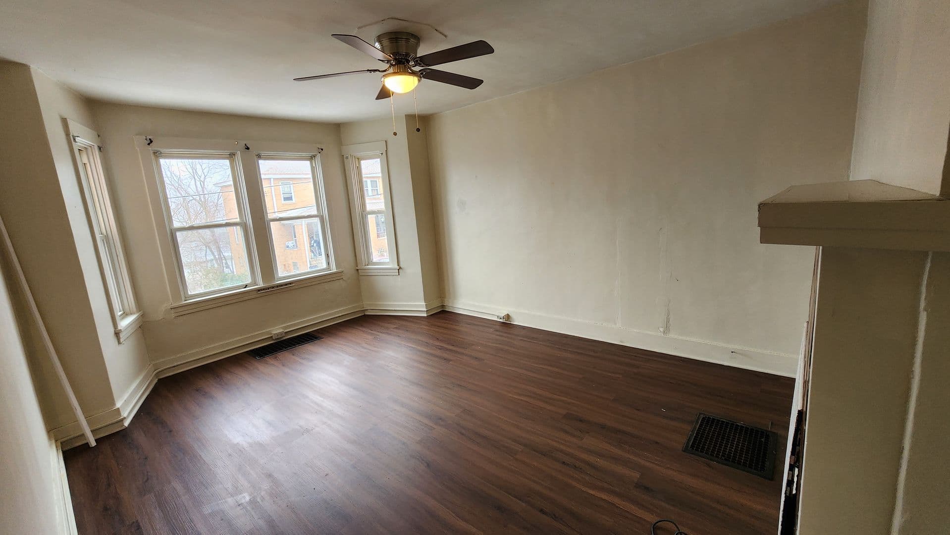Pittsburgh Apartment: 2918 Clermont Avenue