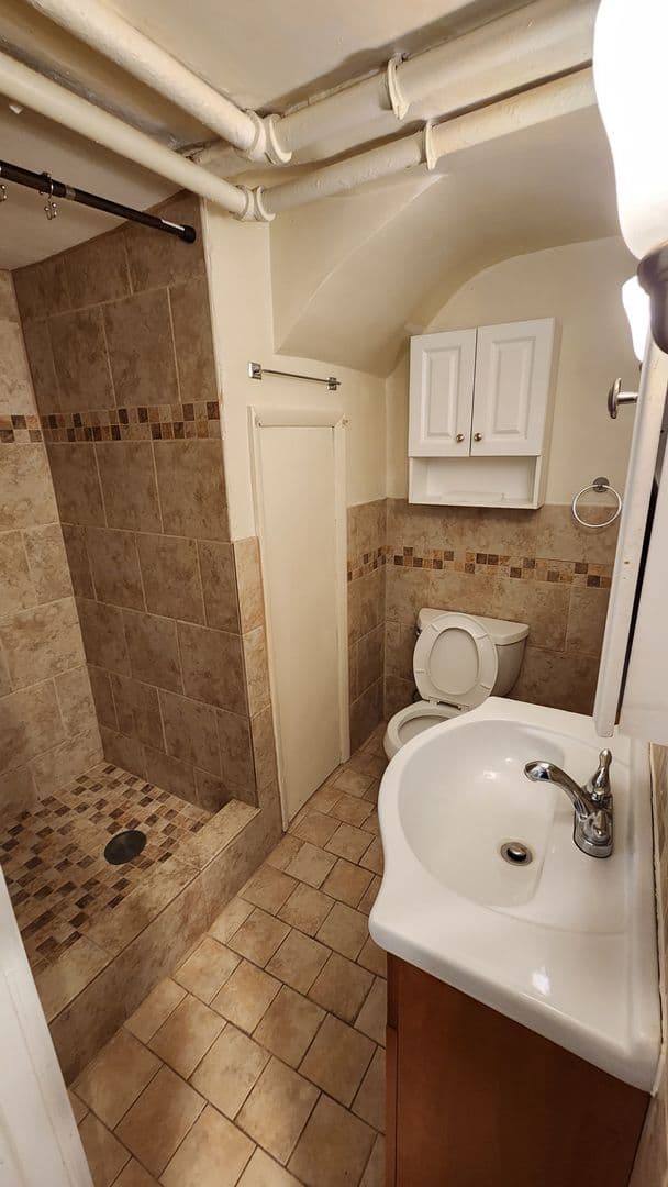 Pittsburgh Apartment: 3230 Wainbell Avenue