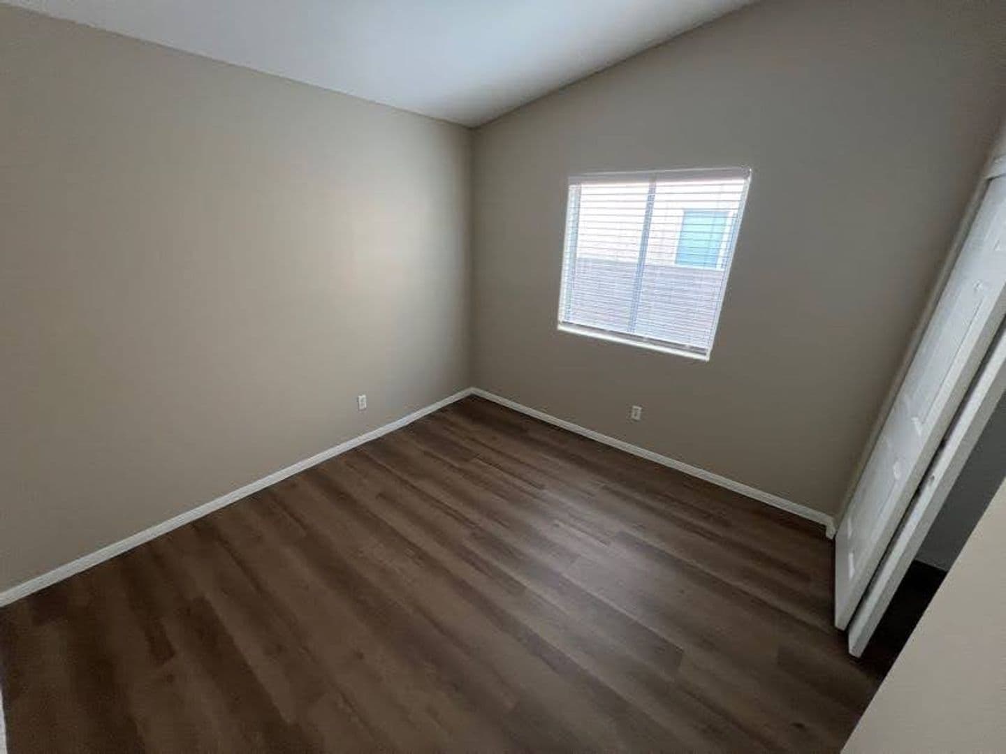 N Las Vegas House: 4717 Pointe Decatur Way