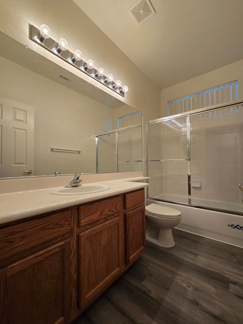 Henderson House: 3033 Panorama Ridge Dr