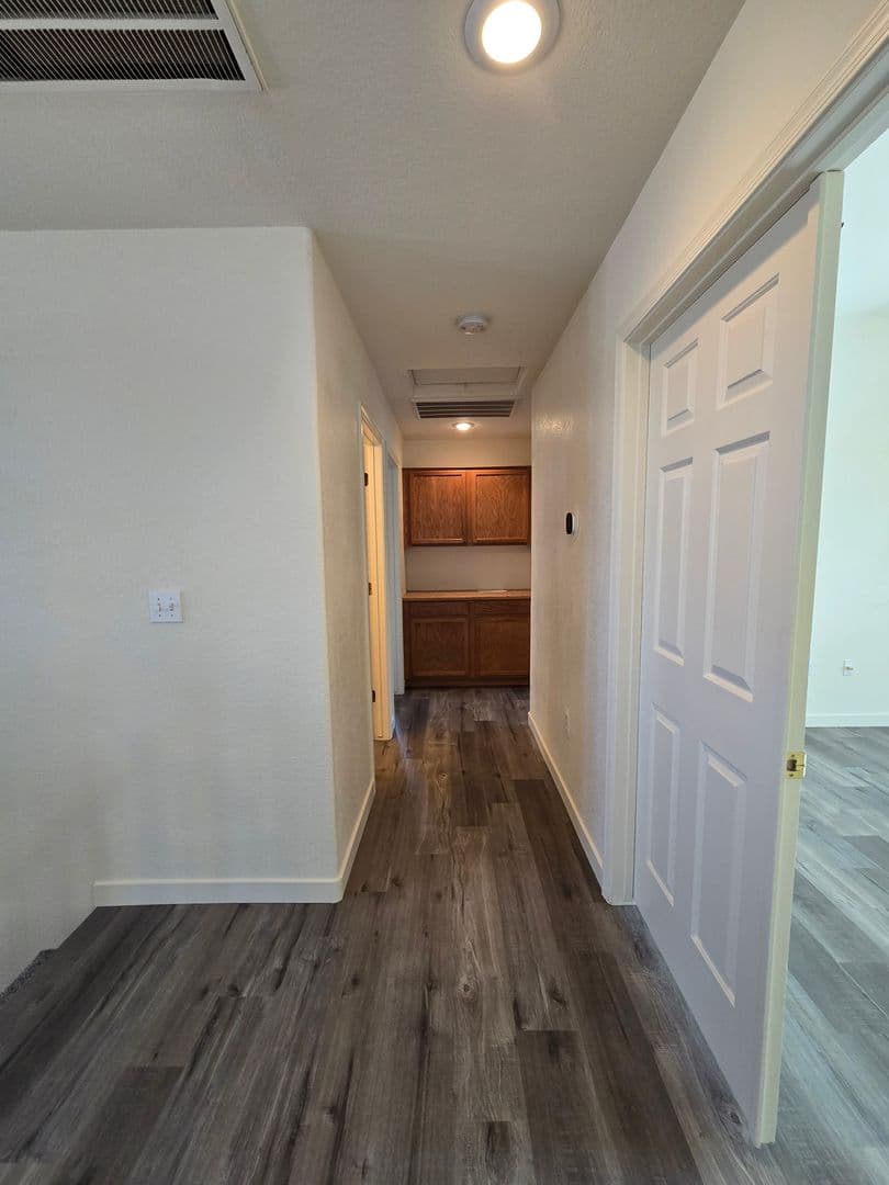 Henderson House: 3033 Panorama Ridge Dr