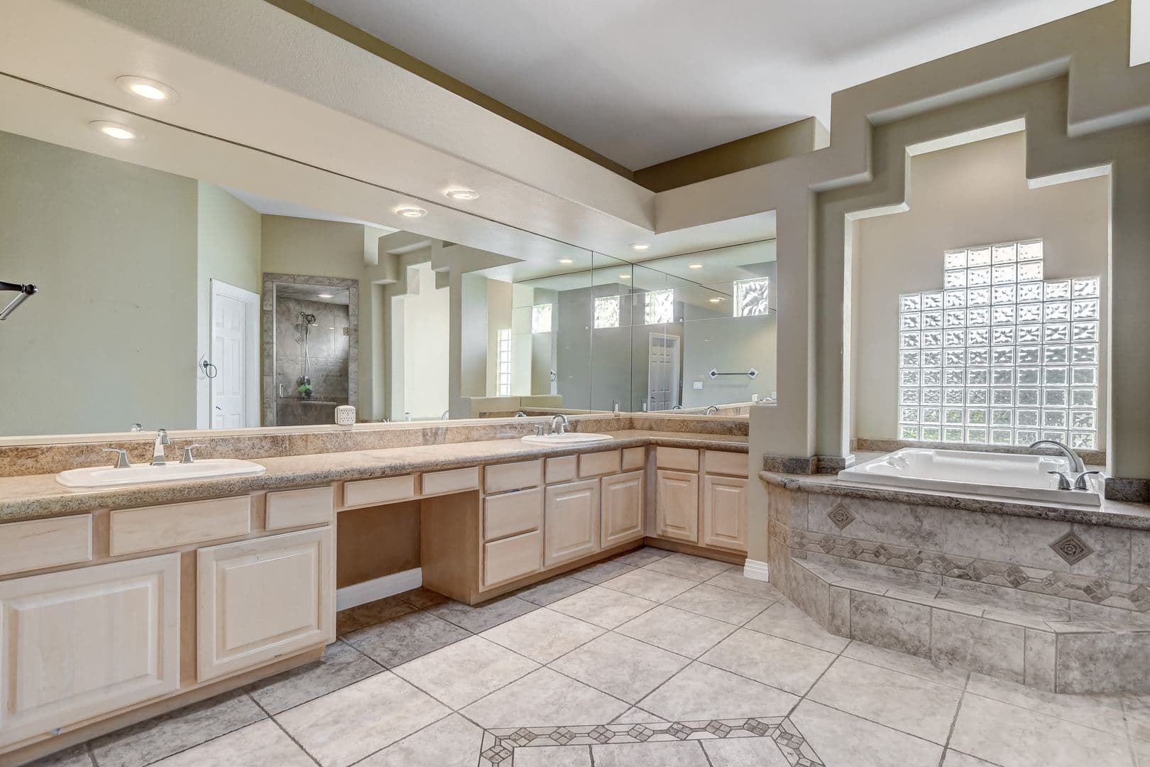 Las Vegas House: 7417 Doe Ave