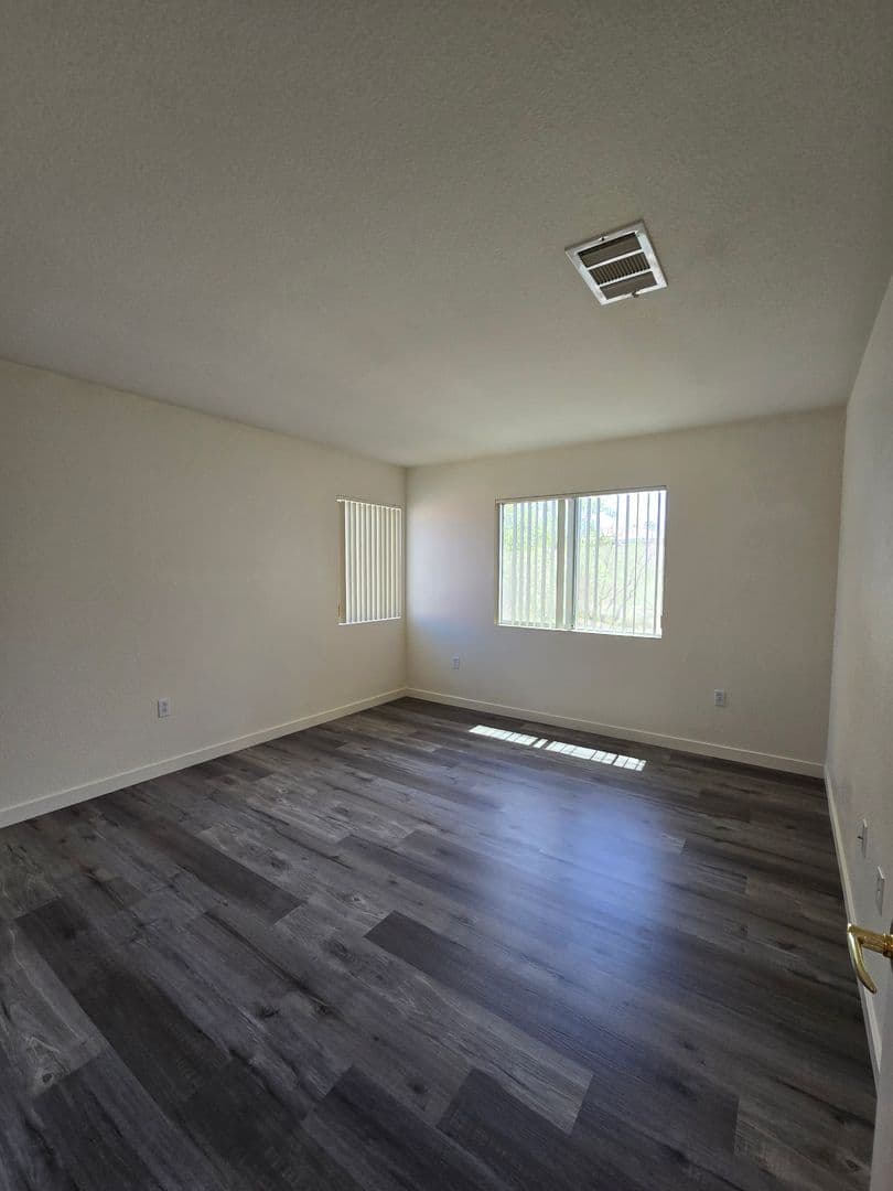 Henderson House: 3033 Panorama Ridge Dr