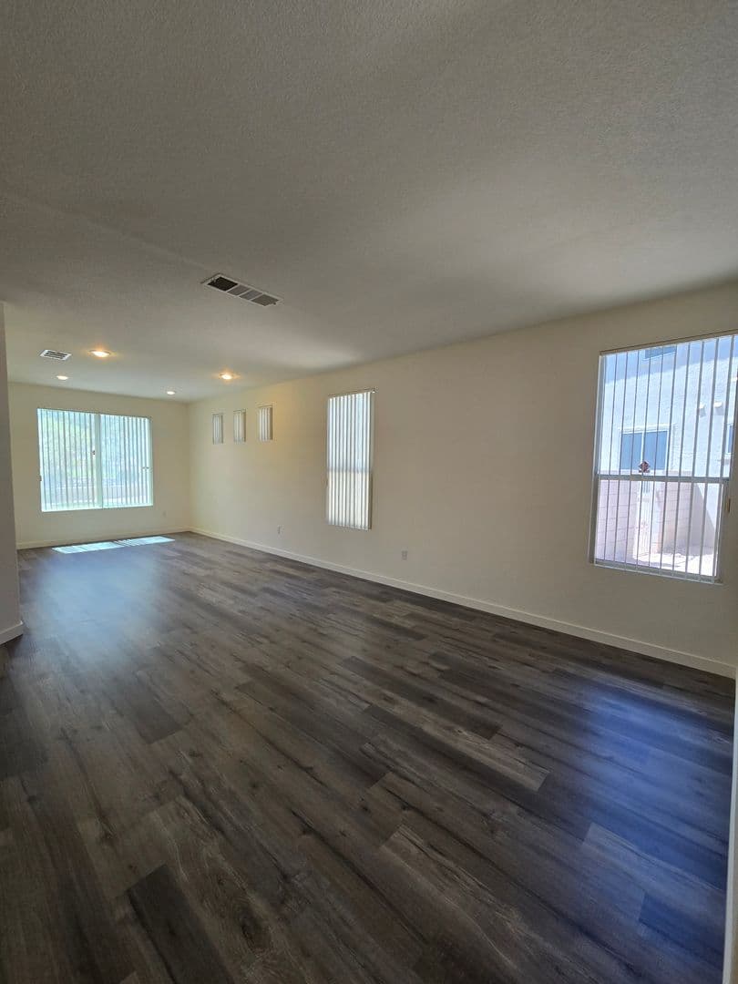 Henderson House: 3033 Panorama Ridge Dr