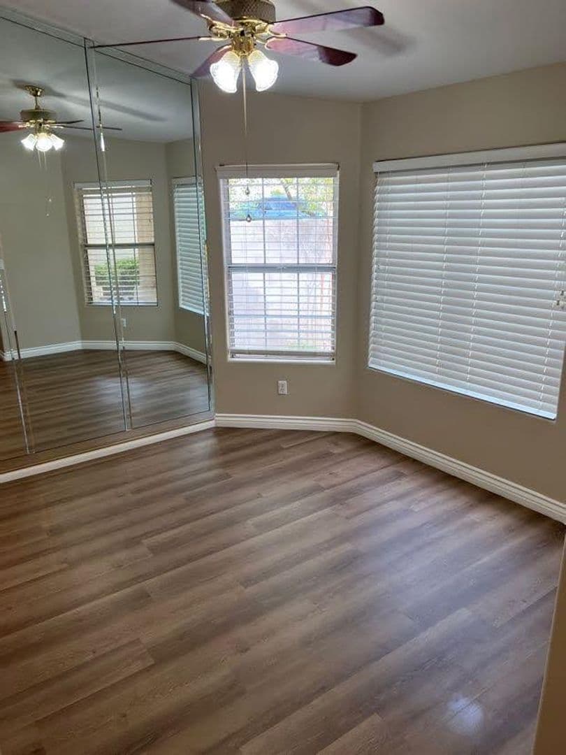 N Las Vegas House: 4717 Pointe Decatur Way