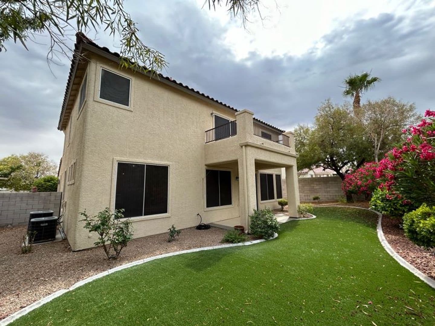 Henderson House: 3033 Panorama Ridge Dr