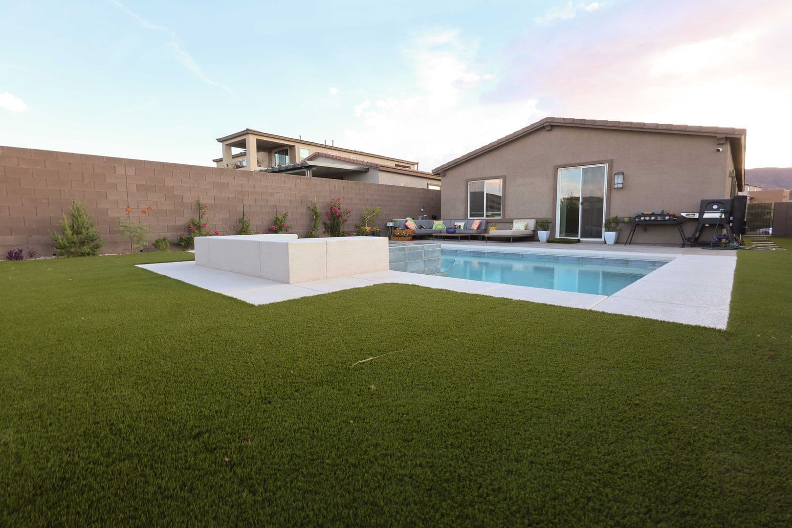 Henderson House: 294 Bridge Canyon St