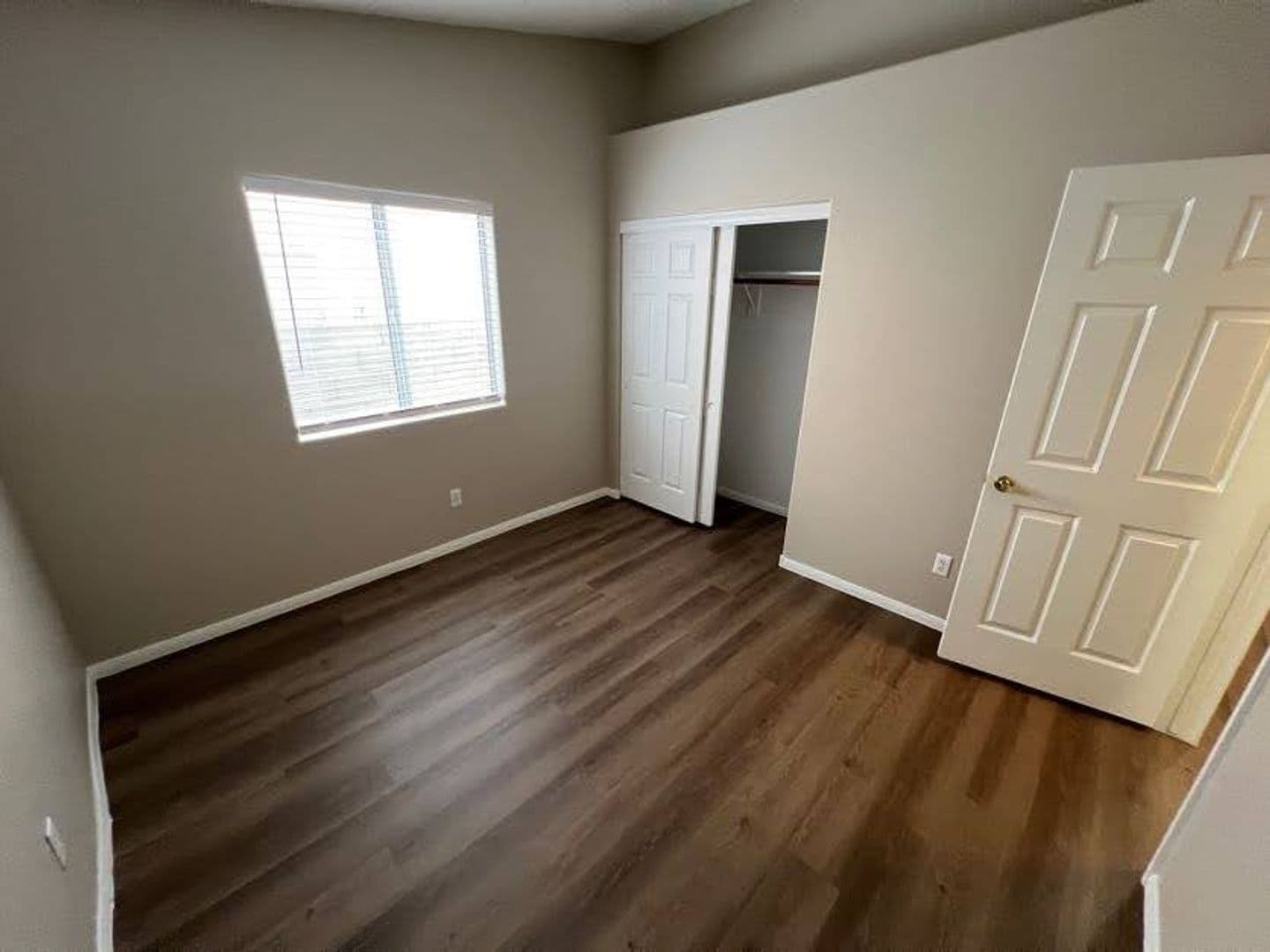 N Las Vegas House: 4717 Pointe Decatur Way