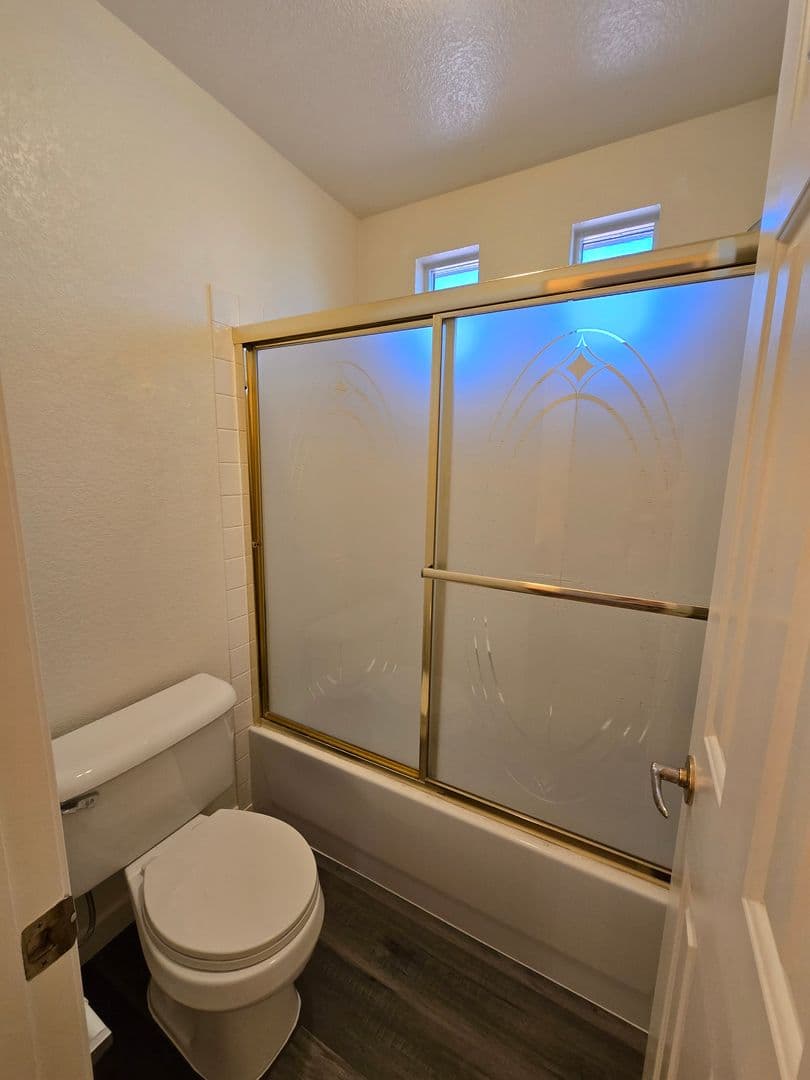 Henderson House: 3033 Panorama Ridge Dr