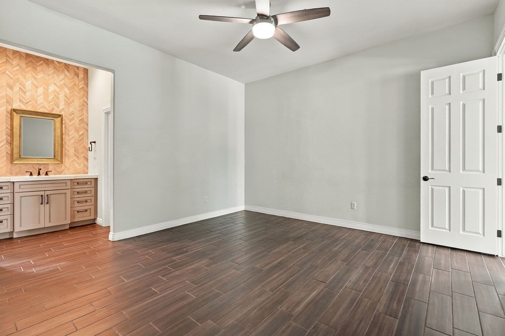 Las Vegas House: 7417 Doe Ave