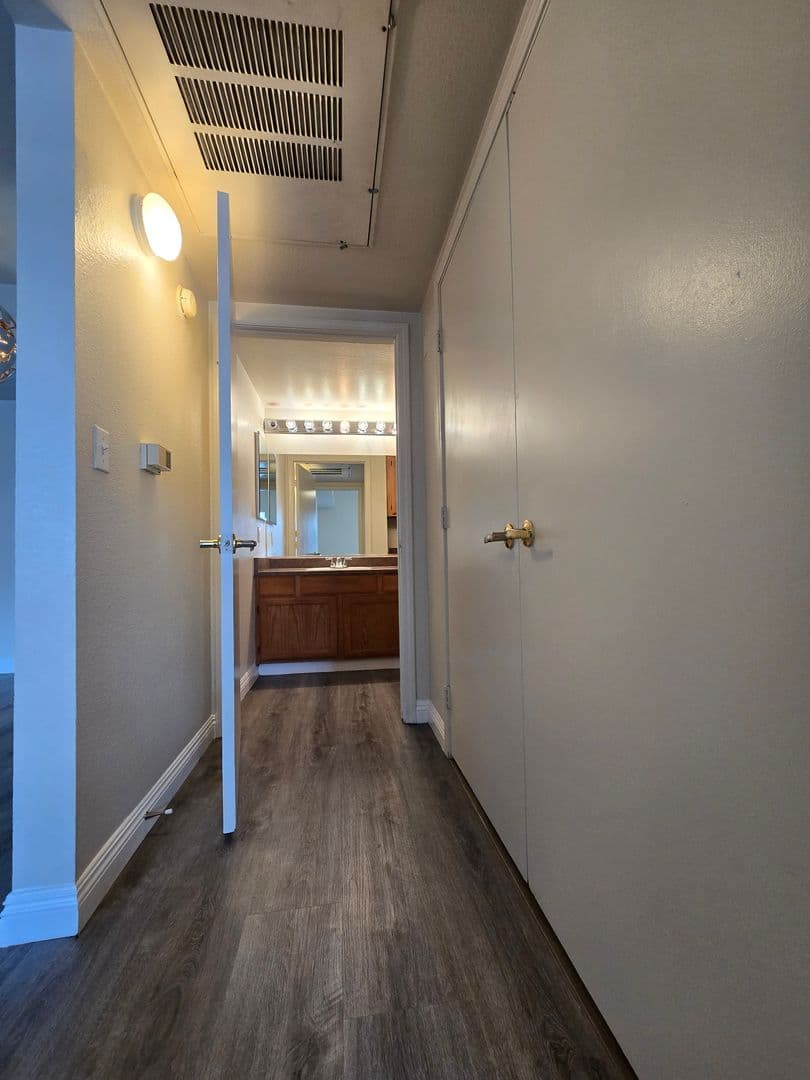 Las Vegas House: 9620 W Russell Rd #1122