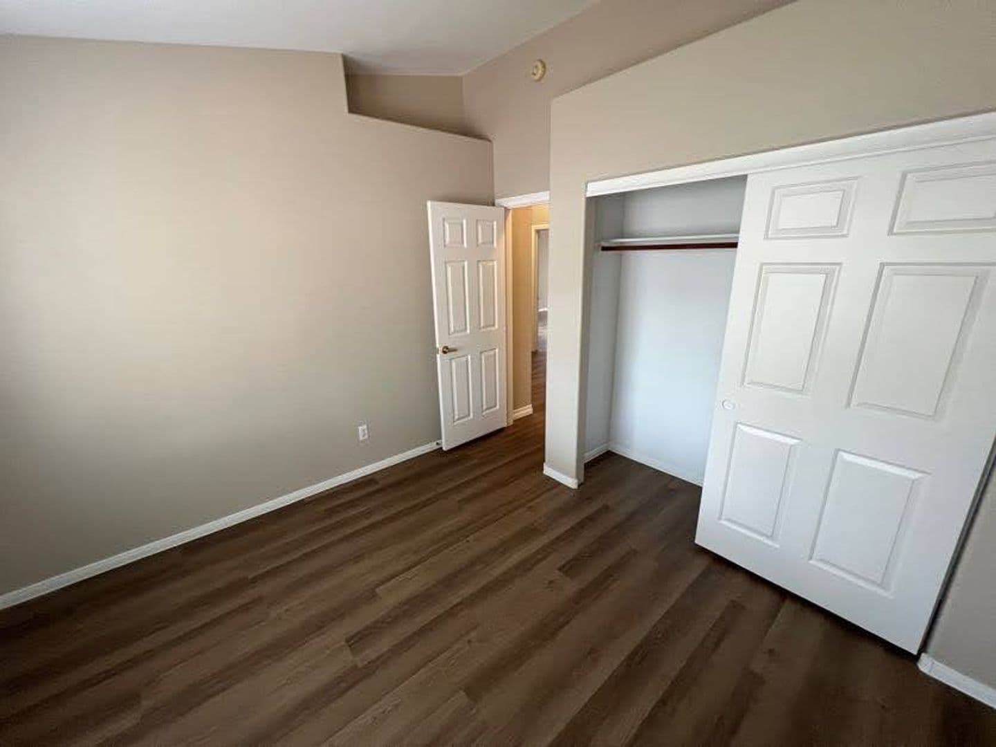 N Las Vegas House: 4717 Pointe Decatur Way