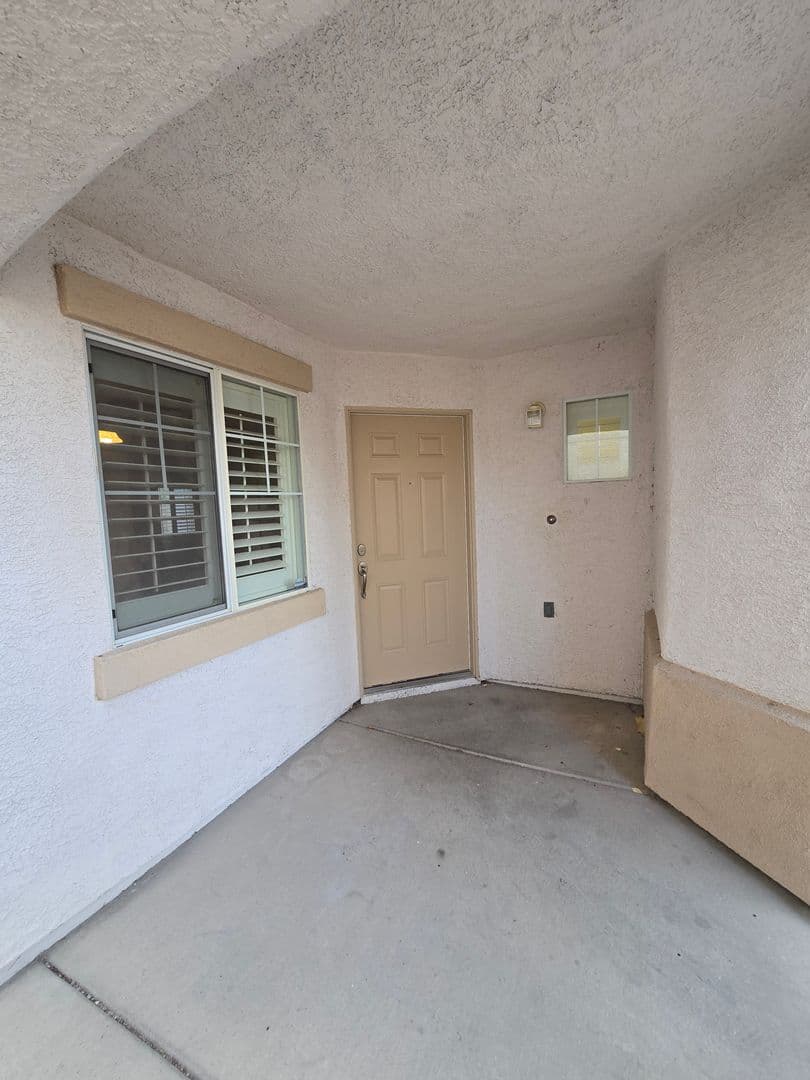 Las Vegas House: 816 Bow Creek Ln