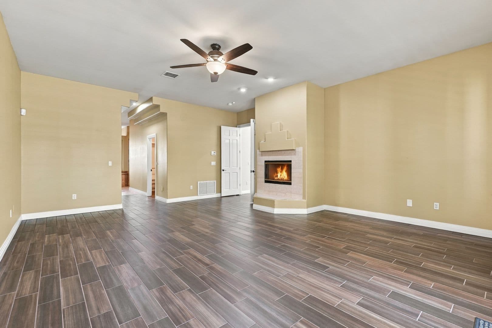 Las Vegas House: 7417 Doe Ave