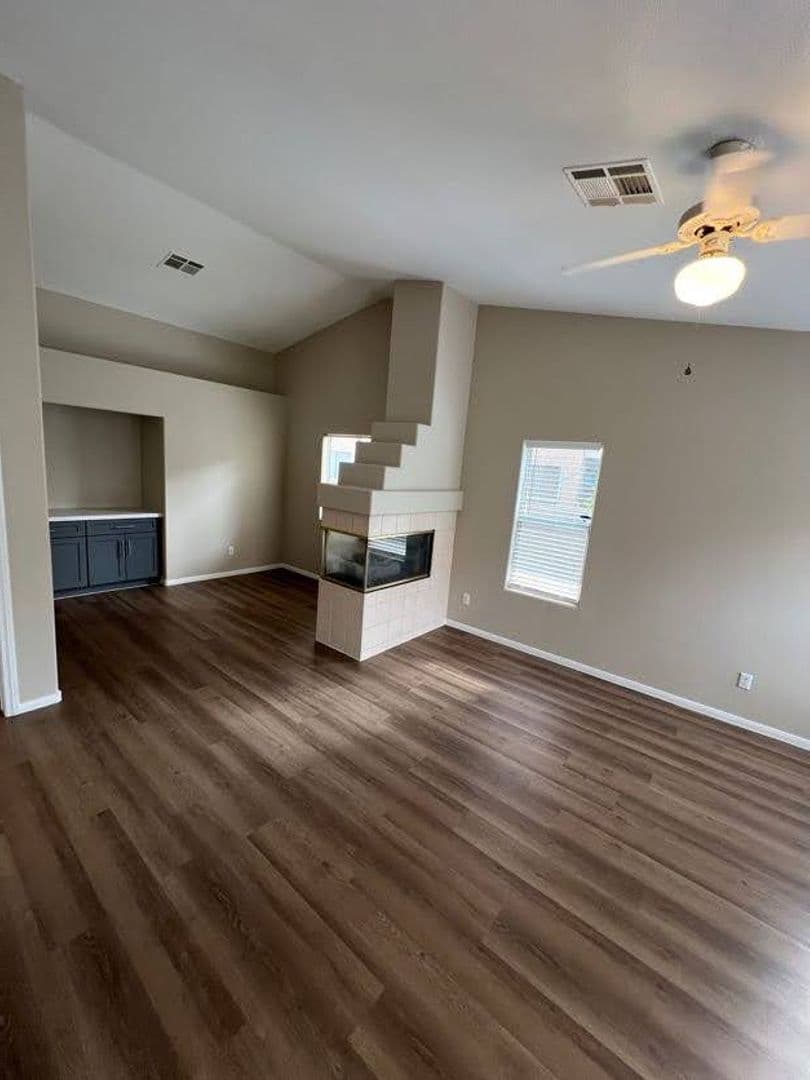 N Las Vegas House: 4717 Pointe Decatur Way
