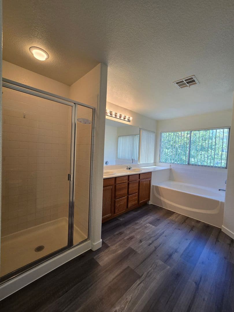 Henderson House: 3033 Panorama Ridge Dr