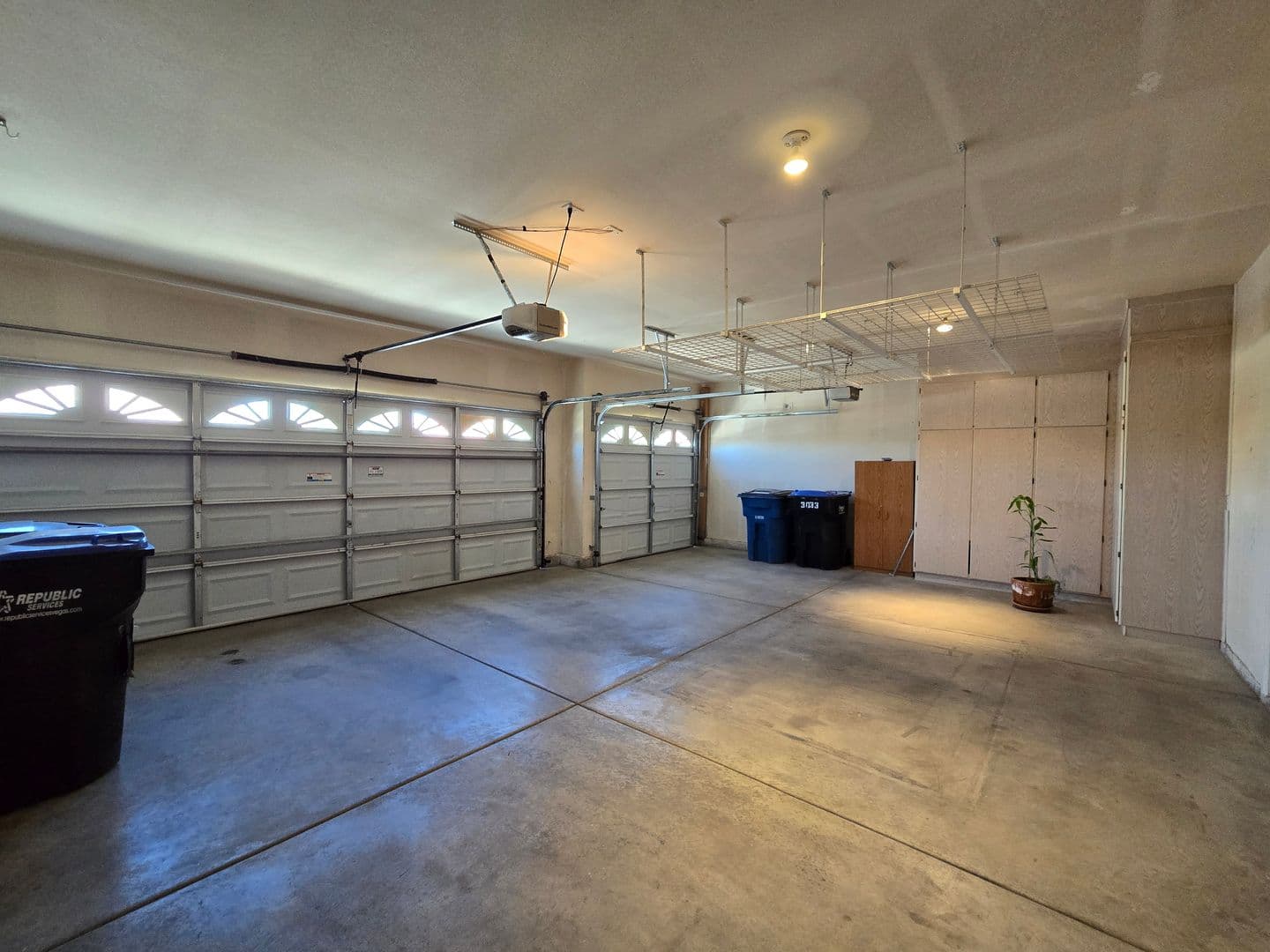 Henderson House: 3033 Panorama Ridge Dr