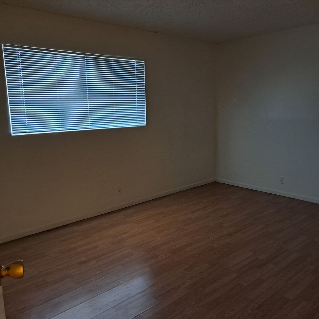Las Vegas Condo: 595 Royal Crest Cir #19