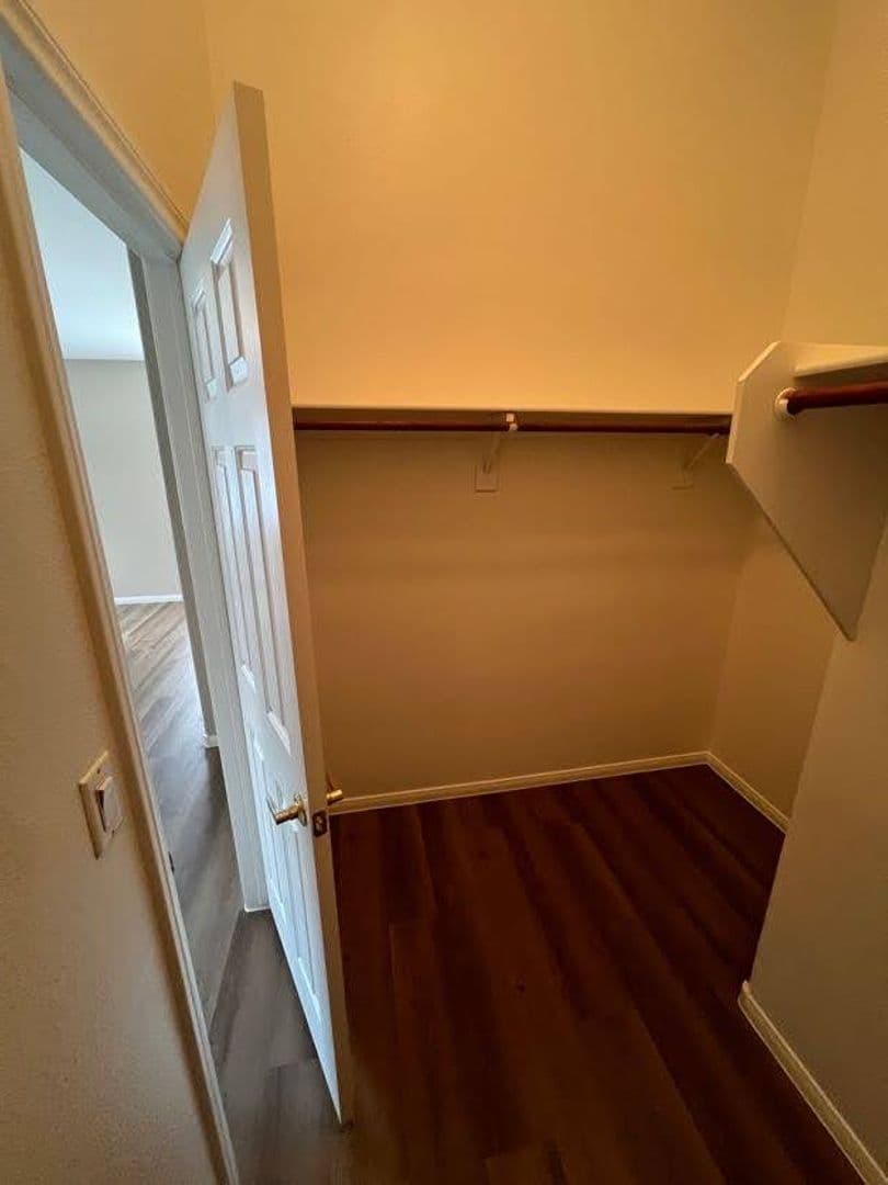 N Las Vegas House: 4717 Pointe Decatur Way