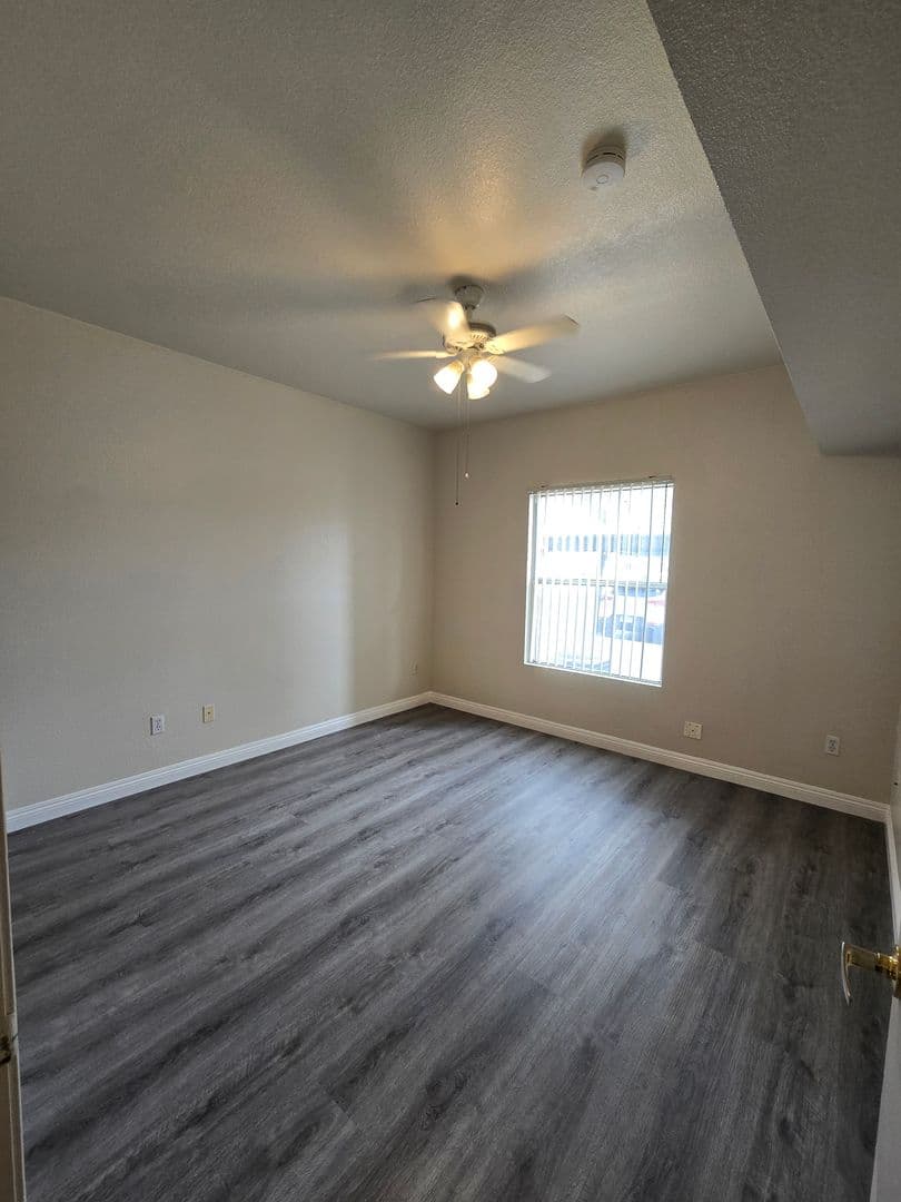 Las Vegas House: 9620 W Russell Rd #1122