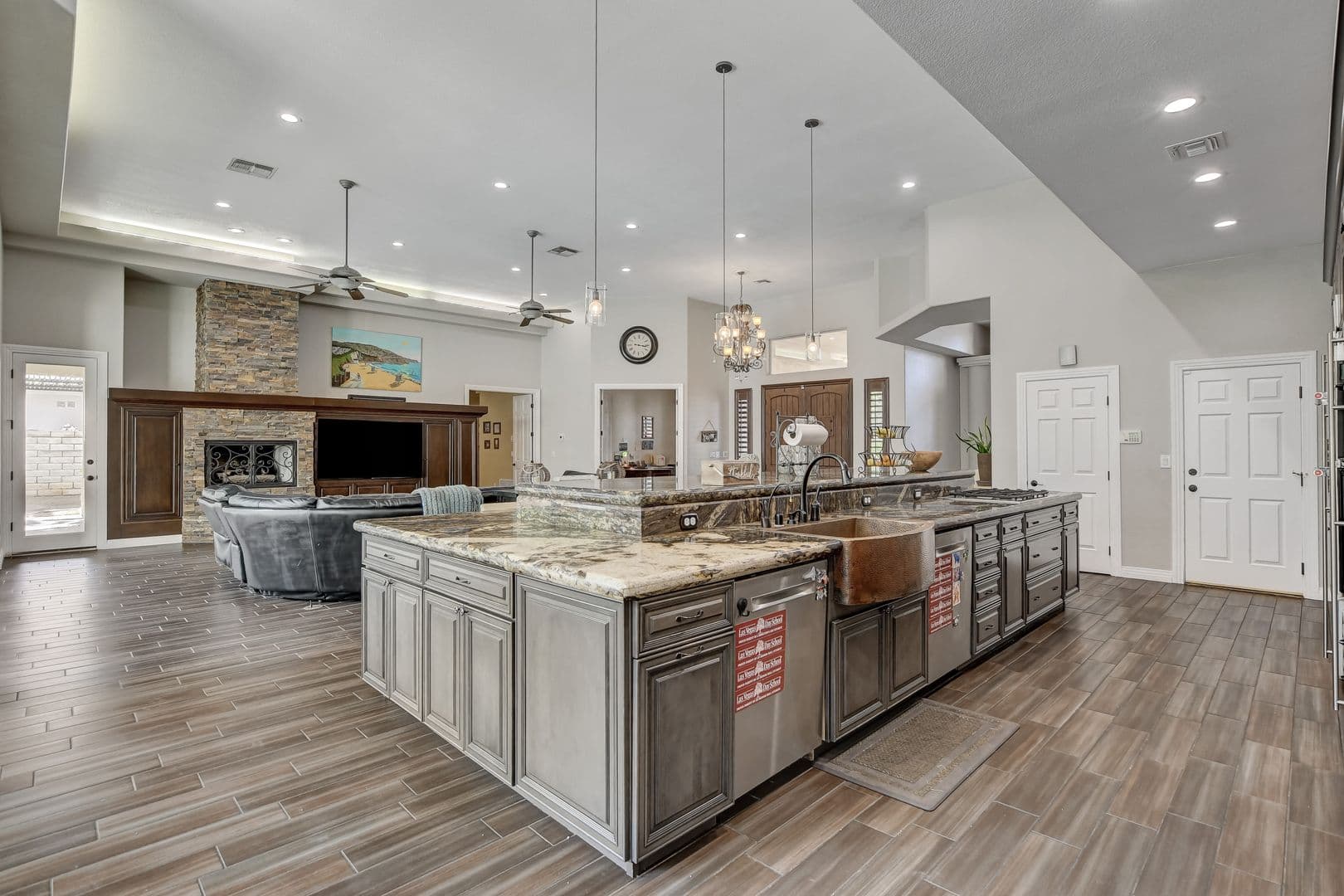 Las Vegas House: 7417 Doe Ave