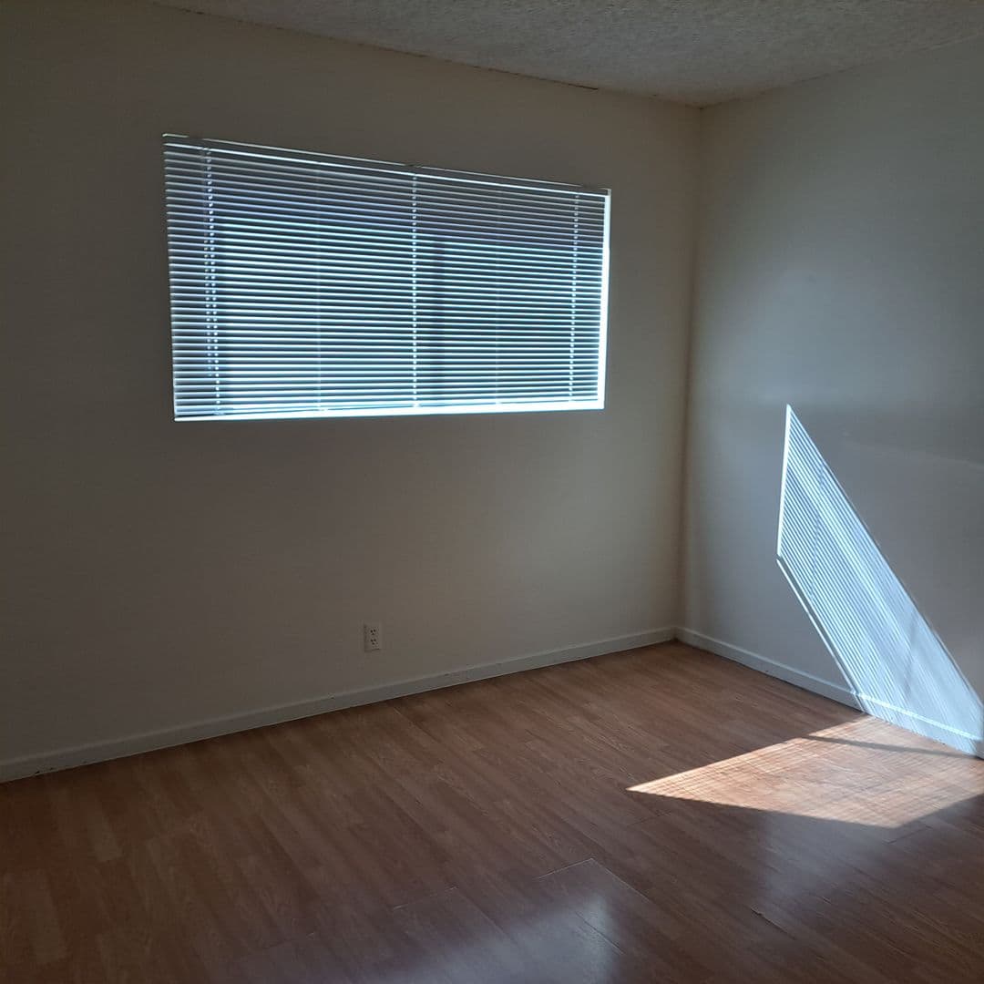 Las Vegas Condo: 595 Royal Crest Cir #19