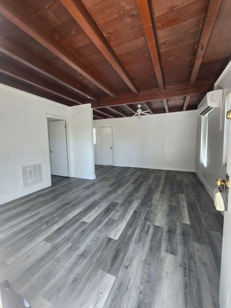 Las Vegas Apartment: 432 N 15th Street