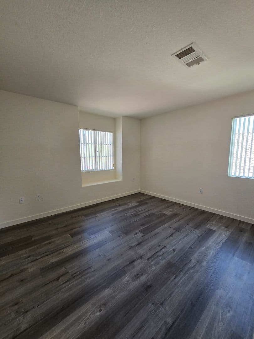 Henderson House: 3033 Panorama Ridge Dr