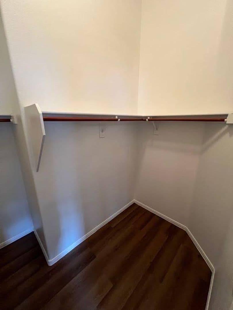 N Las Vegas House: 4717 Pointe Decatur Way