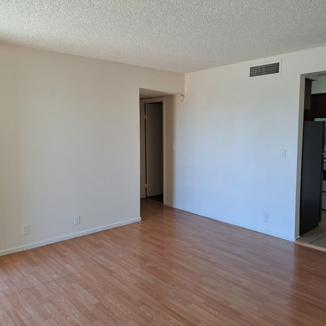 Las Vegas Condo: 595 Royal Crest Cir #19