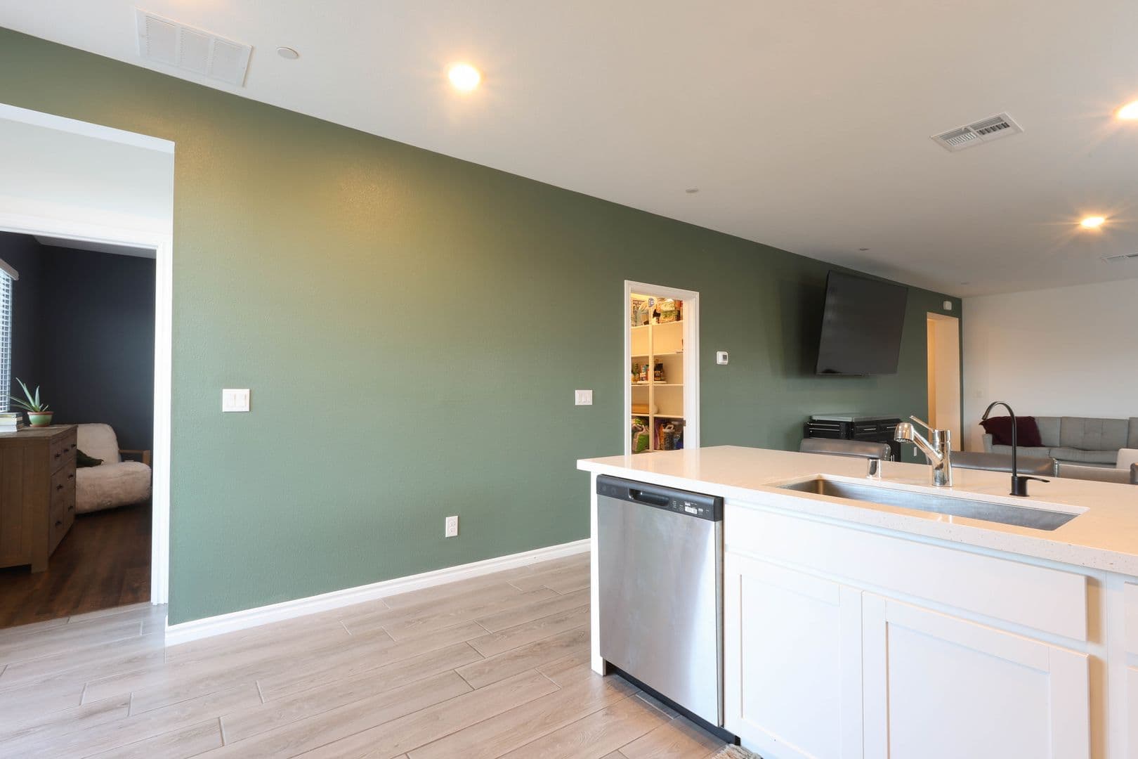 Henderson House: 294 Bridge Canyon St