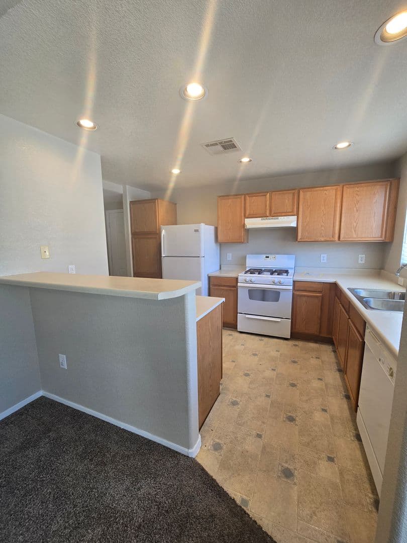 Las Vegas House: 9330 W Maule Ave #216